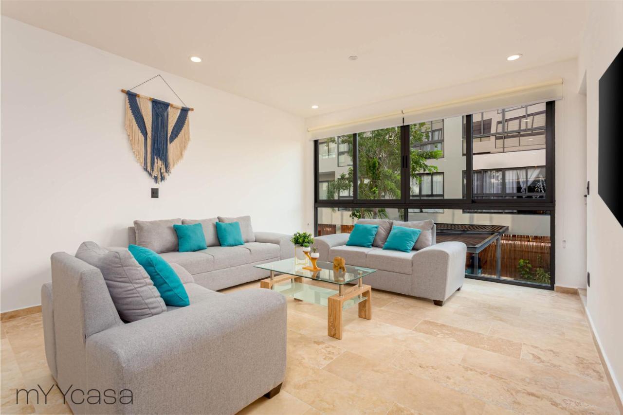Amazing Apt. W/ Pool & Jacuzzi In